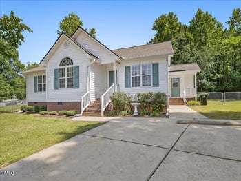 1230 Piney Glen Ln, Zebulon, NC 27597