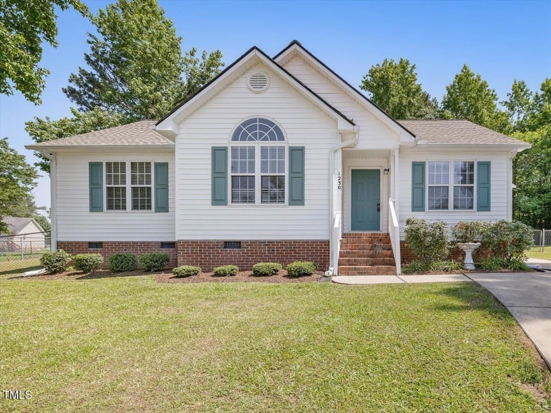 1230 Piney Glen Ln, Zebulon, NC 27597