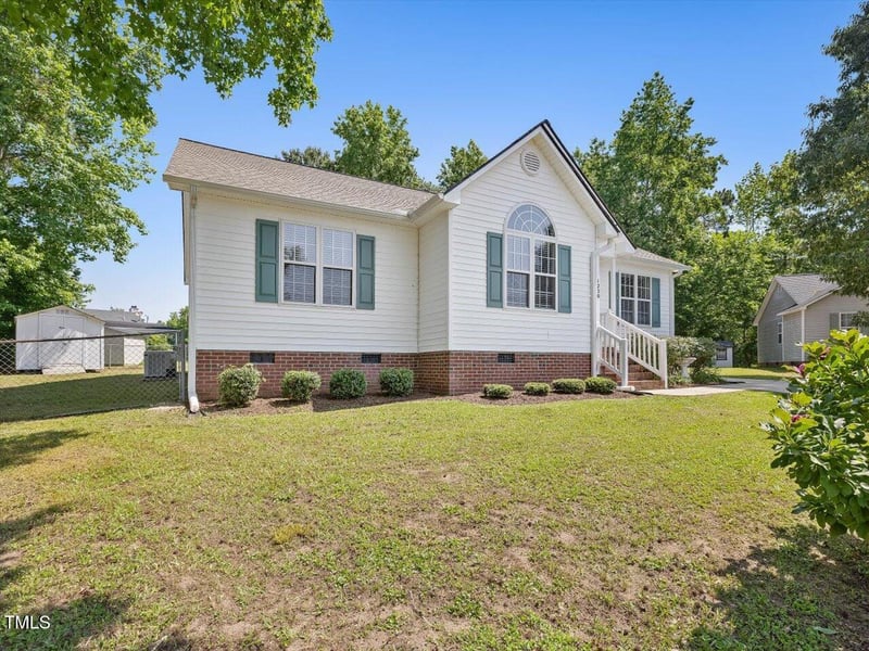 1230 Piney Glen Ln, Zebulon, NC 27597