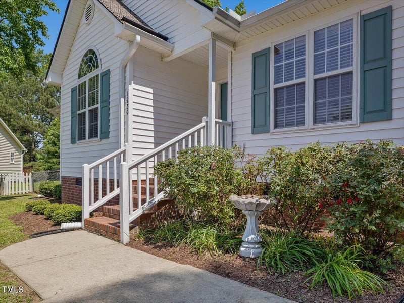 1230 Piney Glen Ln, Zebulon, NC 27597