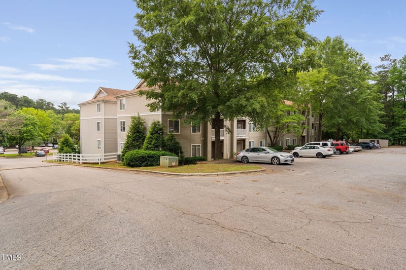 1230 University Ct #102, Raleigh, NC 27606