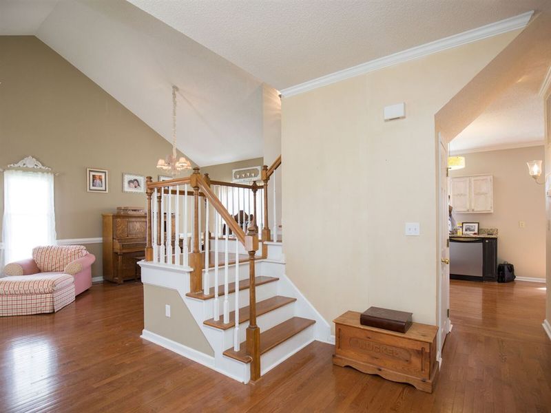 12300 Inglehurst Dr, Raleigh, NC 27613