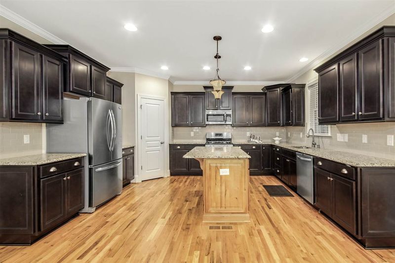 12304 Bunchgrass Ln, Raleigh, NC 27614