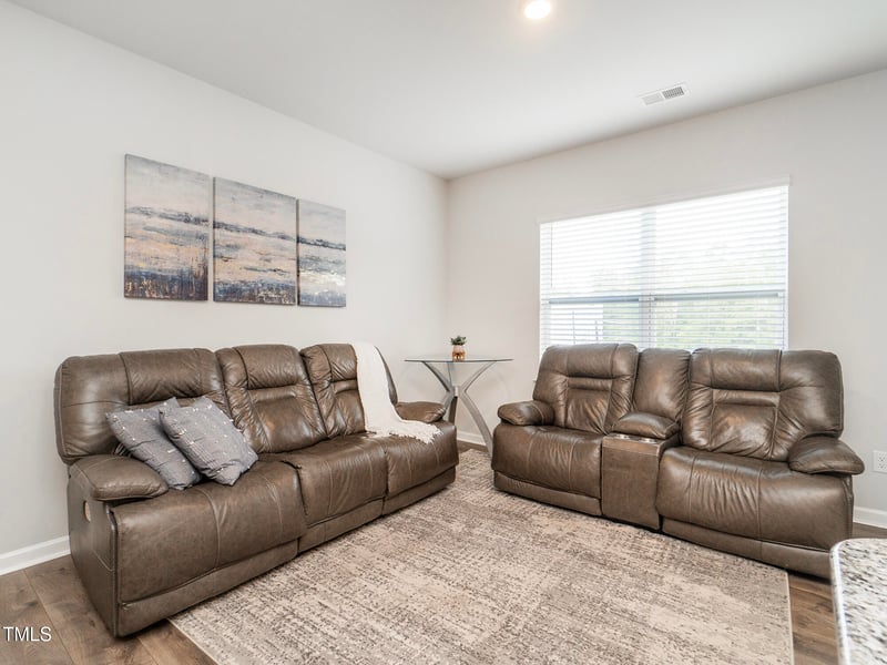 1231 Adrian Ct, Mebane, NC 27302