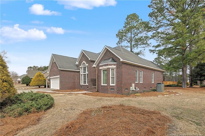1231 Four Wood Dr, Fayetteville, NC 28312