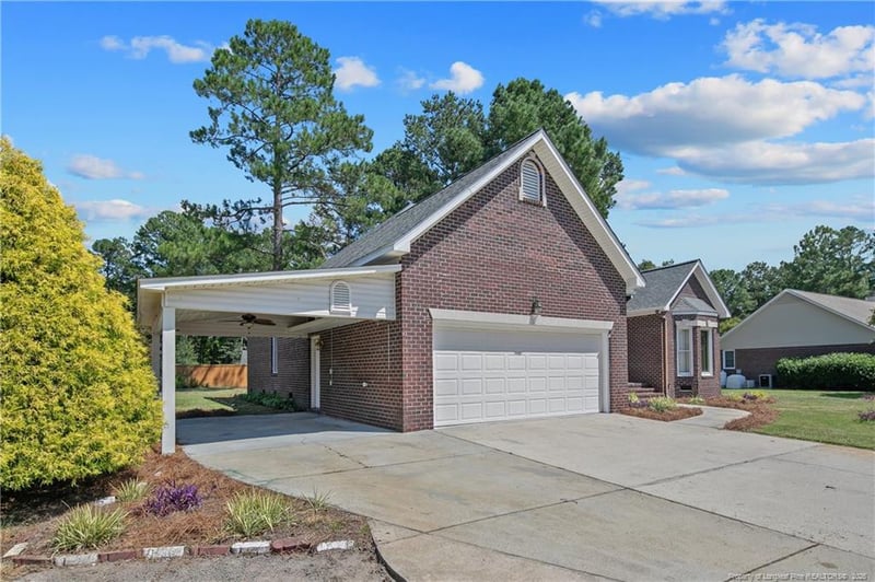 1231 Four Wood Dr, Fayetteville, NC 28312