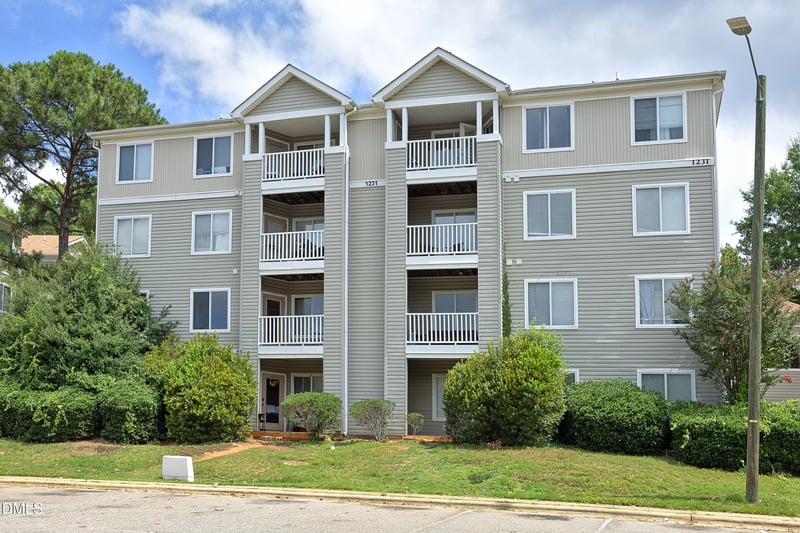 1231 University Ct #104, Raleigh, NC 27606
