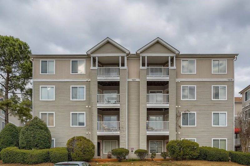 1231 University Ct #203, Raleigh, NC 27606