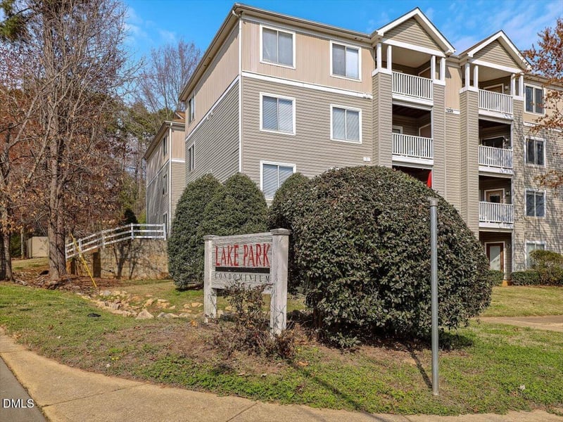 1231 University Ct #304, Raleigh, NC 27606