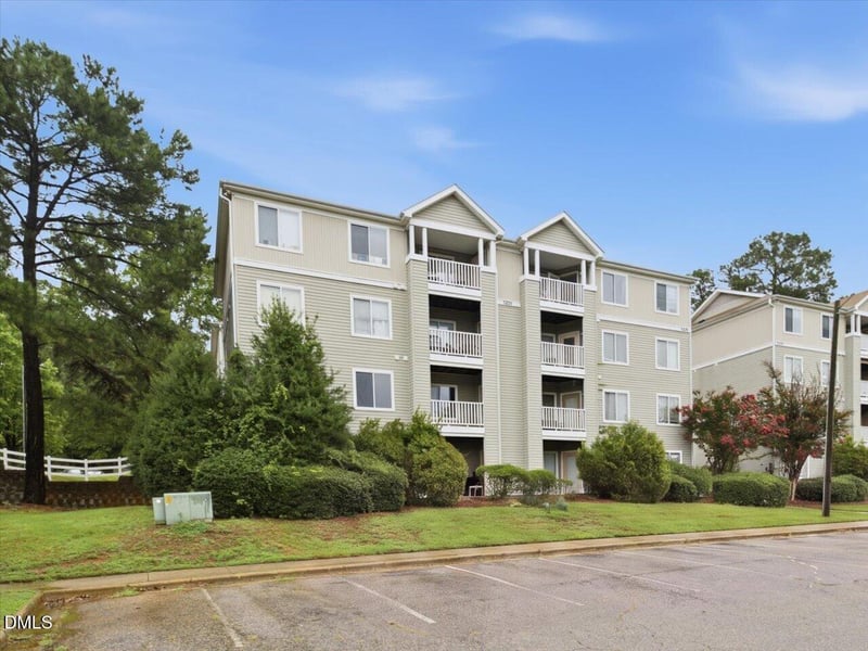 1231 University Ct #304, Raleigh, NC 27606