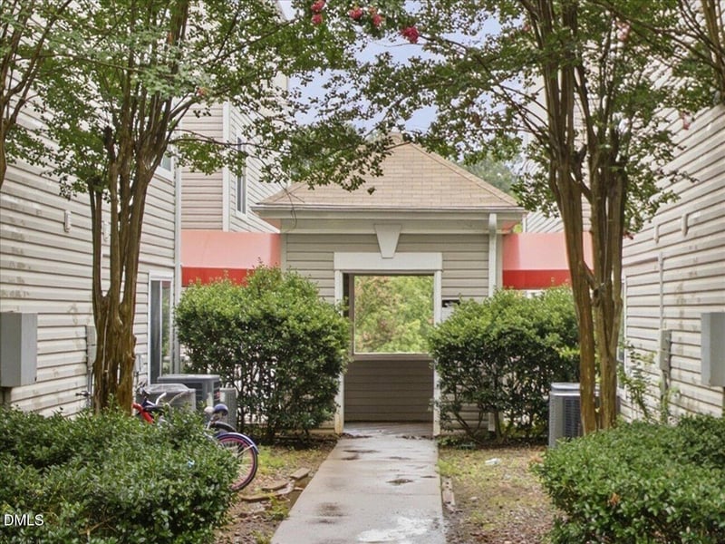1231 University Ct #304, Raleigh, NC 27606