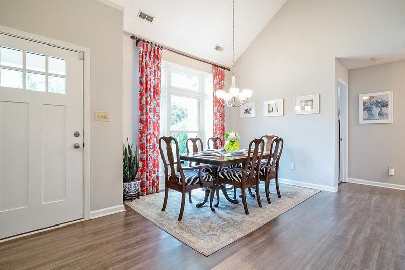 12317 Inglehurst Dr, Raleigh, NC 27613
