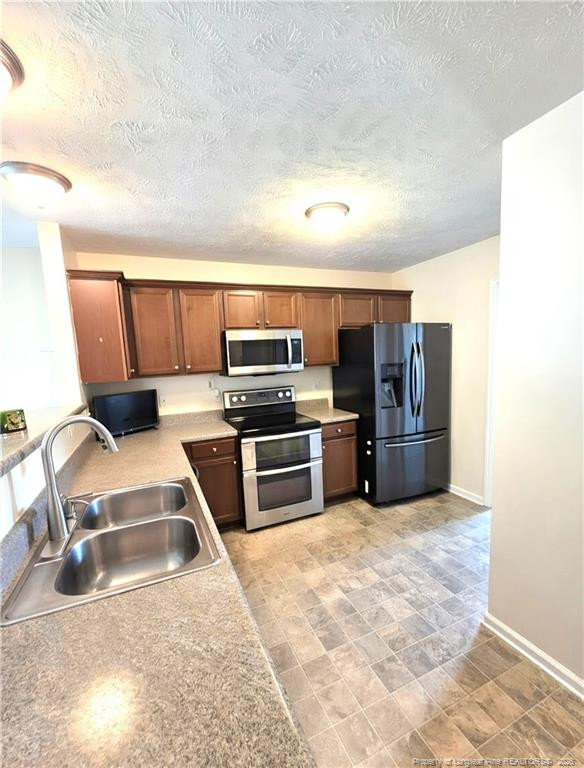 1232 Jereens Creek Rd, Fayetteville, NC 28312
