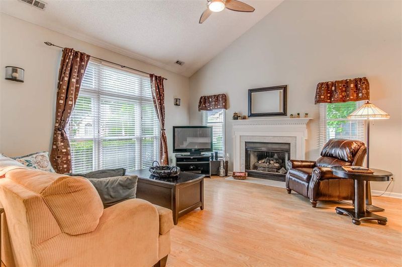 12324 Inglehurst Dr, Raleigh, NC 27613