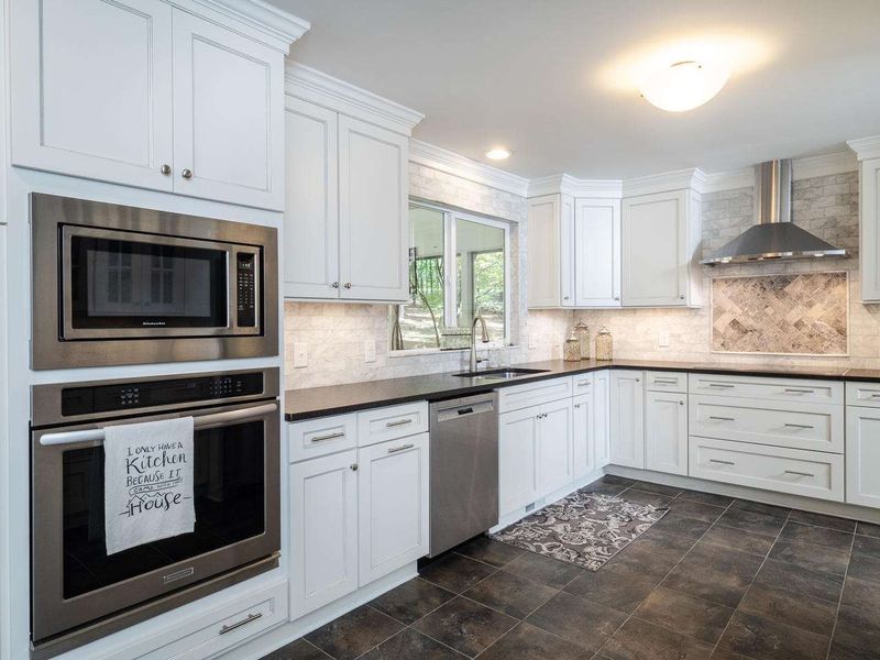 12329 Chastain Dr, Raleigh, NC 27614
