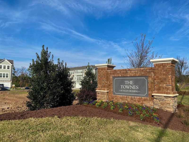 1233 Commack Dr #39, Durham, NC 27703
