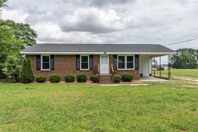 1234 W Blanche St, Selma, NC 27576
