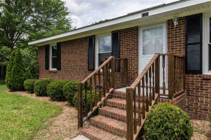 1234 W Blanche St, Selma, NC 27576