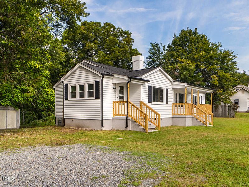 1235 S Main St, Graham, NC 27253