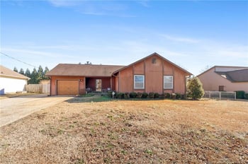 1236 Bromley Dr, Fayetteville, NC 28303