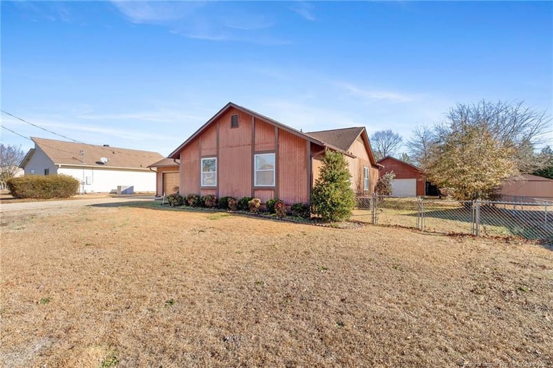 1236 Bromley Dr, Fayetteville, NC 28303