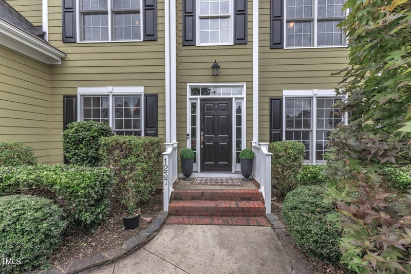 1237 Shirehall Park Ln, Wake Forest, NC 27587