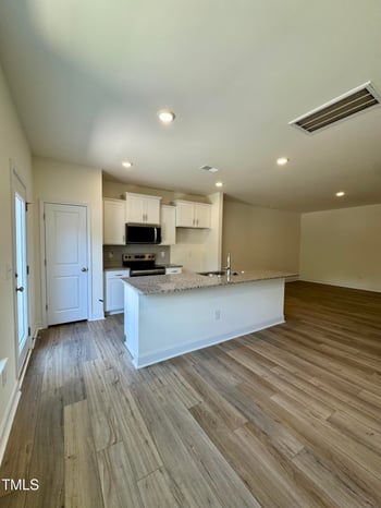 1239 Hammond Dr, Mebane, NC 27302