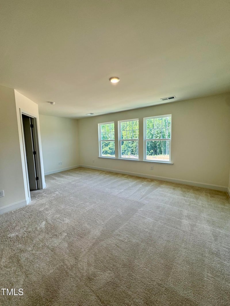 1239 Hammond Dr, Mebane, NC 27302