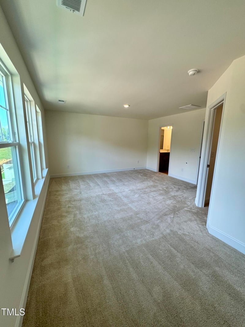 1239 Hammond Dr, Mebane, NC 27302
