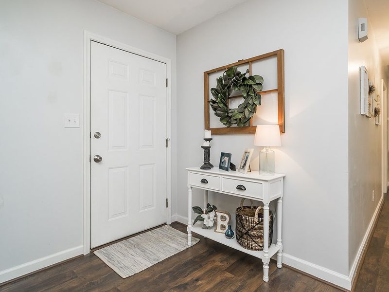 1239 Skyview Dr, Mebane, NC 27301
