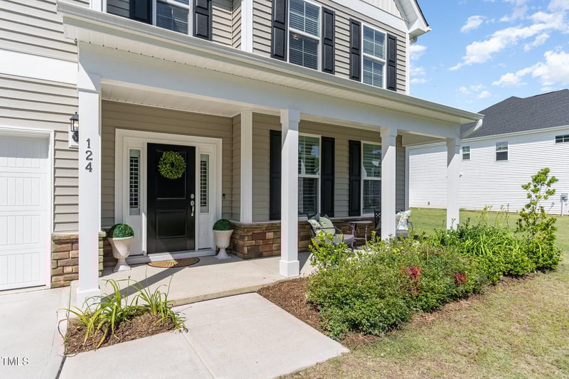 124 Airlie Place Ln, Willow Springs, NC 27592