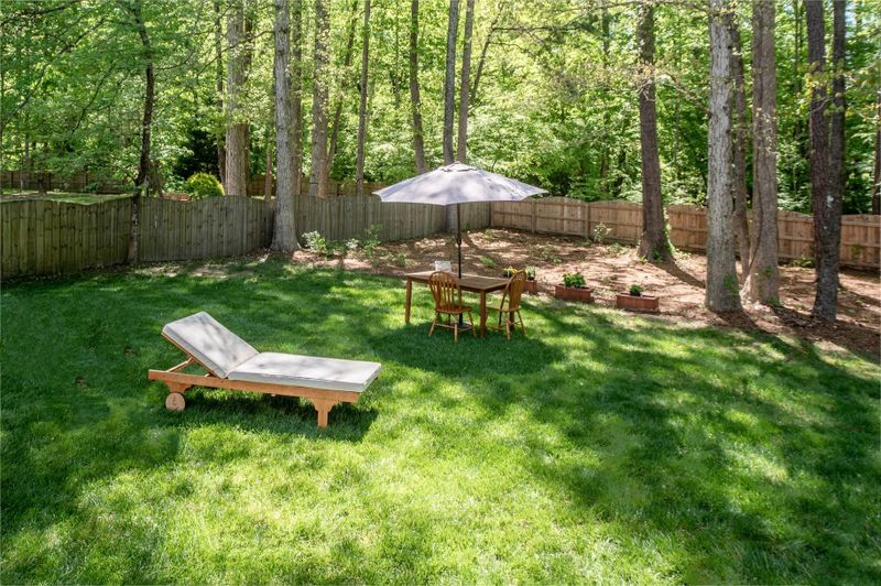 124 Barnes Spring Ct, Cary, NC 27519