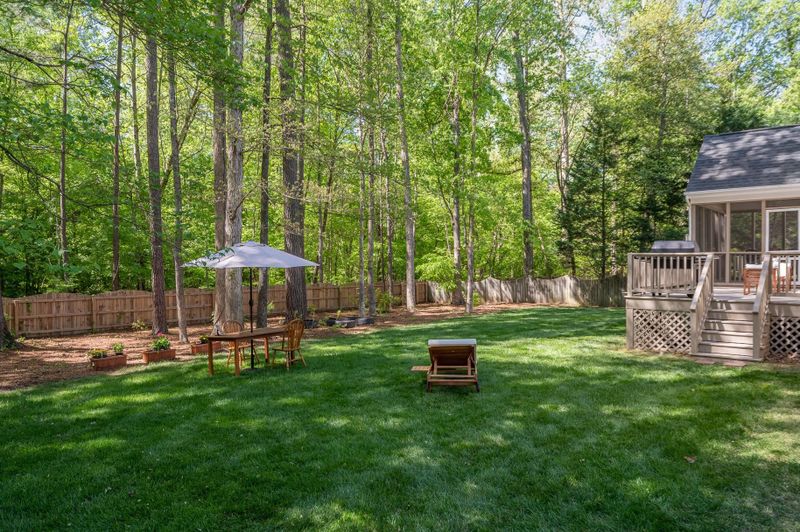 124 Barnes Spring Ct, Cary, NC 27519