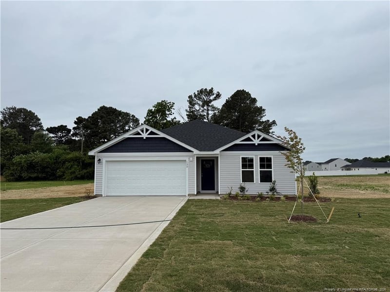 124 Baxley Dr, Dunn, NC 28334