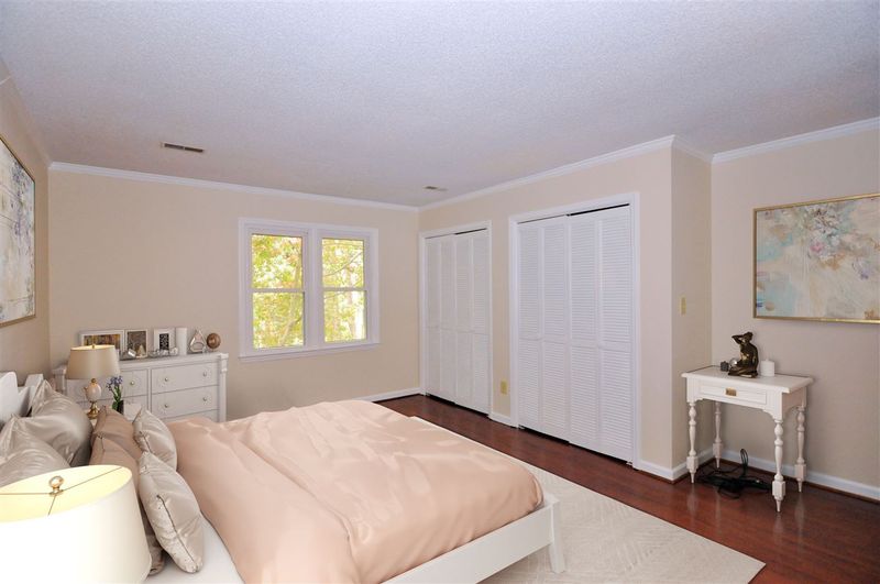 124 Bogue Ct, Cary, NC 27511