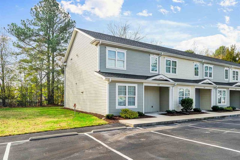 124 Brickyard Ln, Lillington, NC 27546