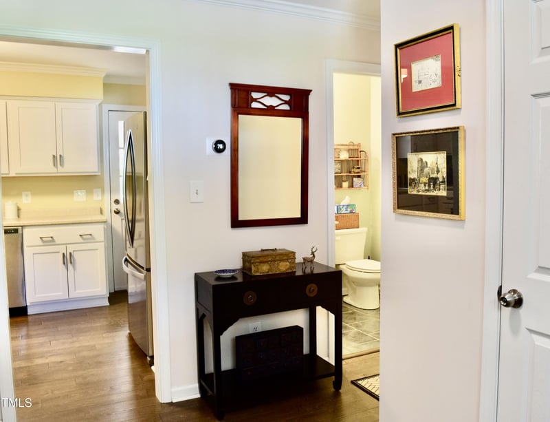 124 Burkwood Ln, Raleigh, NC 27609
