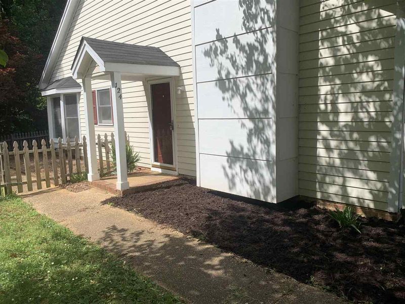 124 Carriage House Trl, Garner, NC 27529
