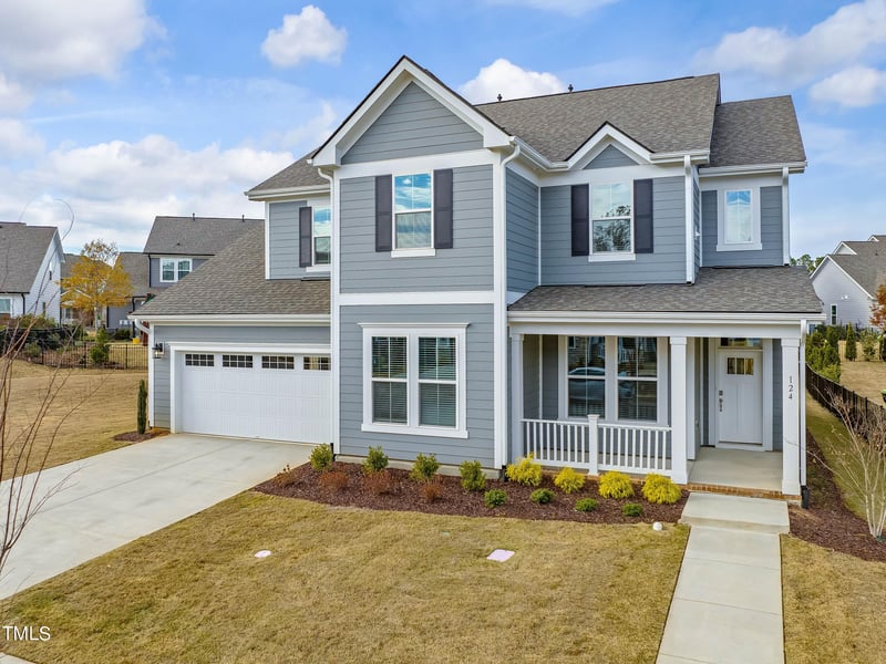 124 Crested Coral Dr, Holly Springs, NC 27540