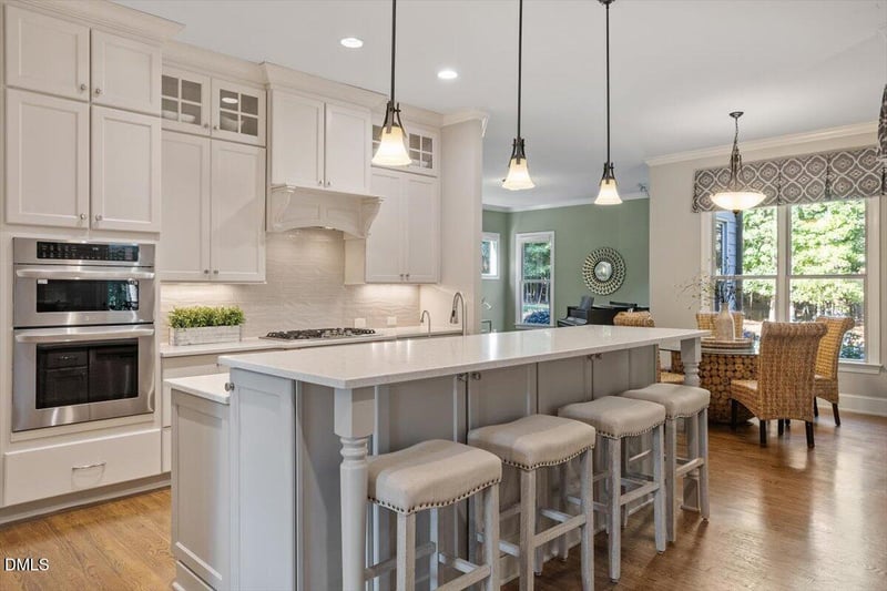 124 Dartmoor Ln, Raleigh, NC 27614