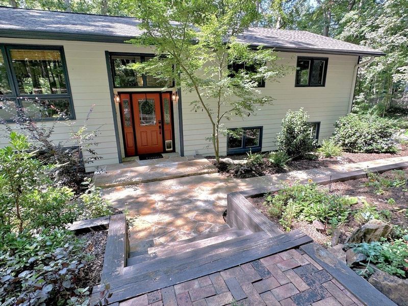 124 Dixie Dr, Chapel Hill, NC 27514
