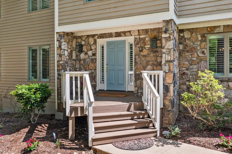 124 Fawn Ridge Rd, Chapel Hill, NC 27516