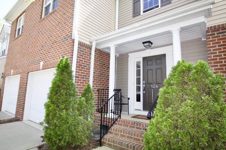 124 Florians Dr, Holly Springs, NC 27540