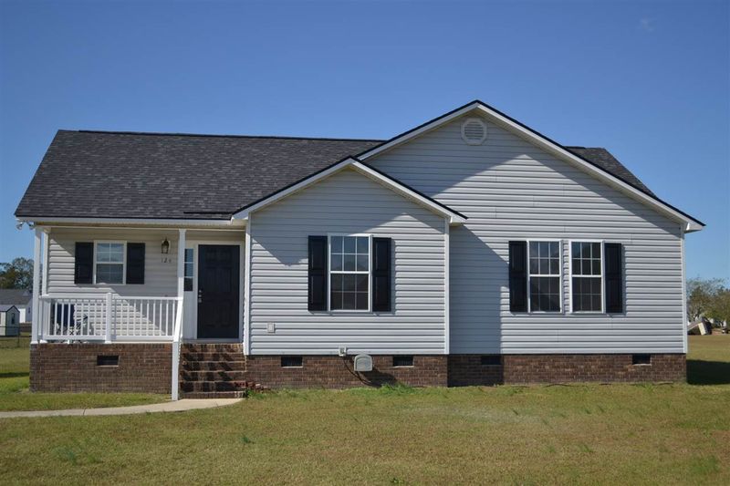 124 Hugh Dr, Smithfield, NC 27577