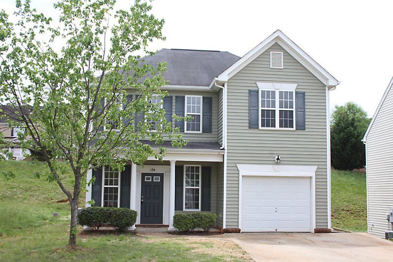 124 Hutson Ln, Clayton, NC 27527