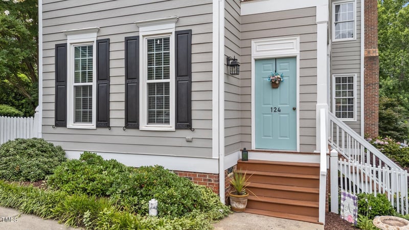 124 Kingsport Rd, Holly Springs, NC 27540