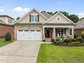 124 Moss Creek Pl, Fuquay Varina, NC 27526