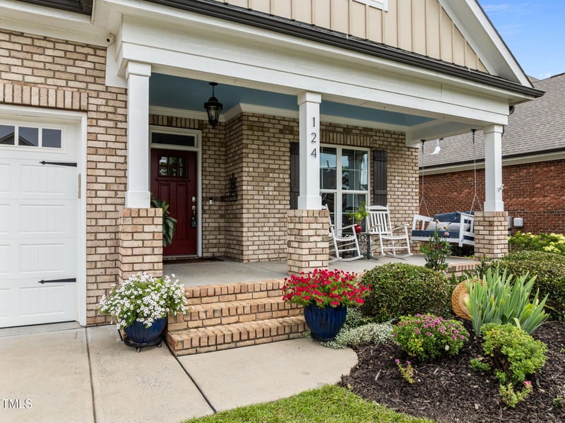 124 Moss Creek Pl, Fuquay Varina, NC 27526