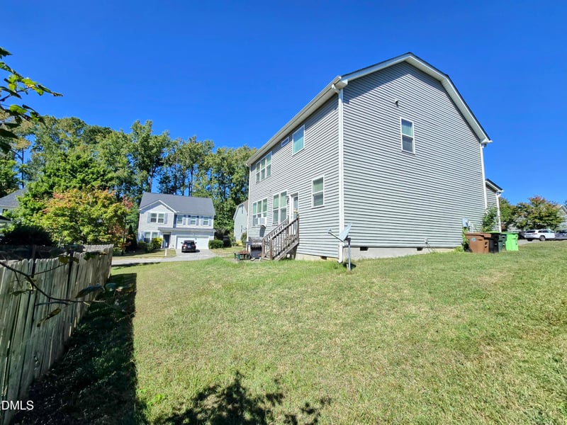 124 Occidental Dr, Holly Springs, NC 27540