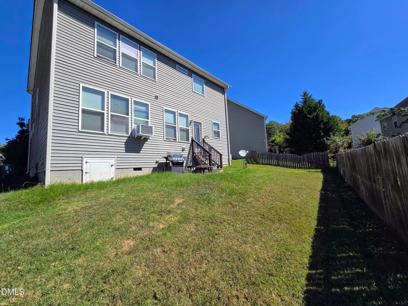 124 Occidental Dr, Holly Springs, NC 27540